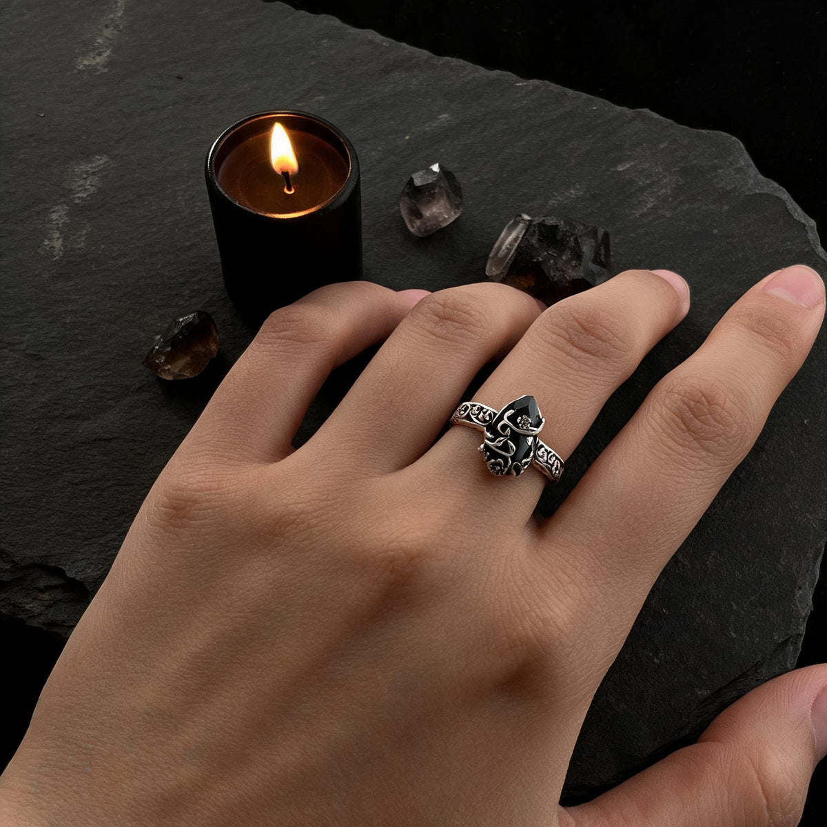 🖤 Vintage Vine Flower Obsidian Ring