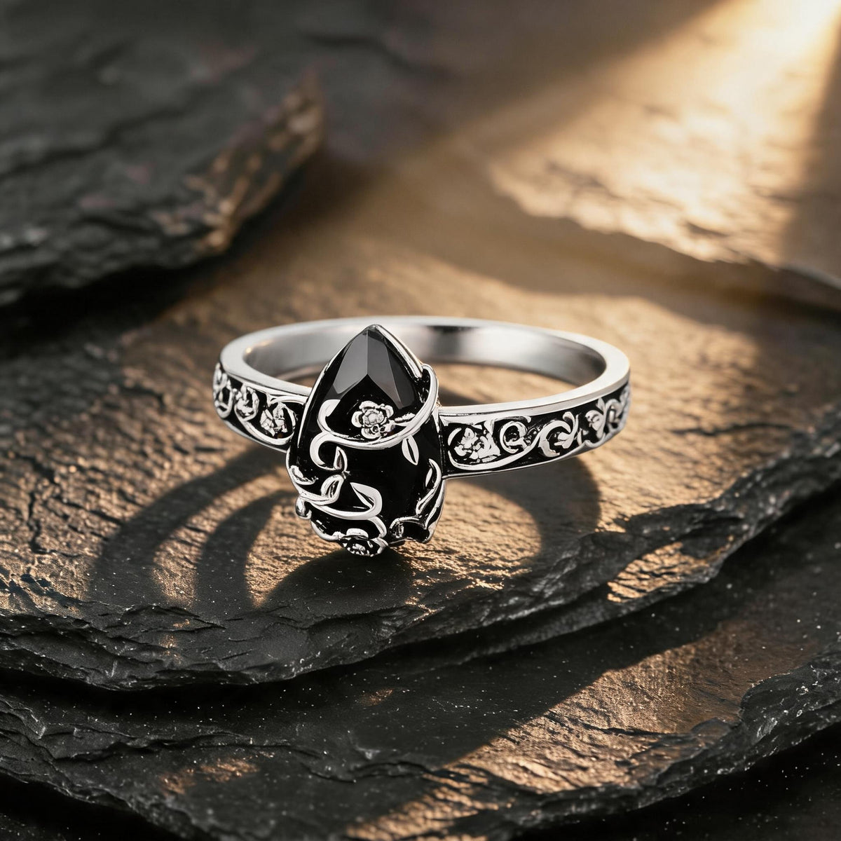 🖤 Vintage Vine Flower Obsidian Ring